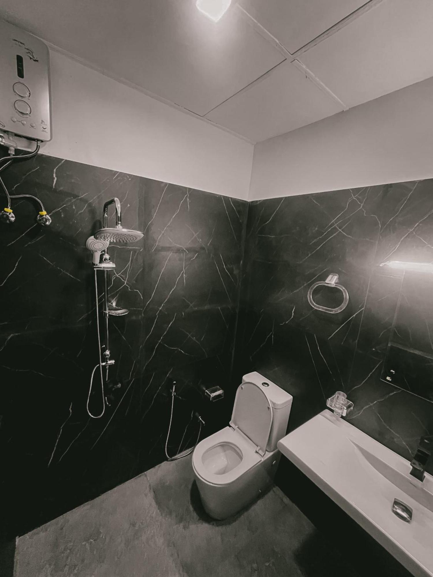 Selis Manor Apartment นูวาราเอลิยา ภายนอก รูปภาพ