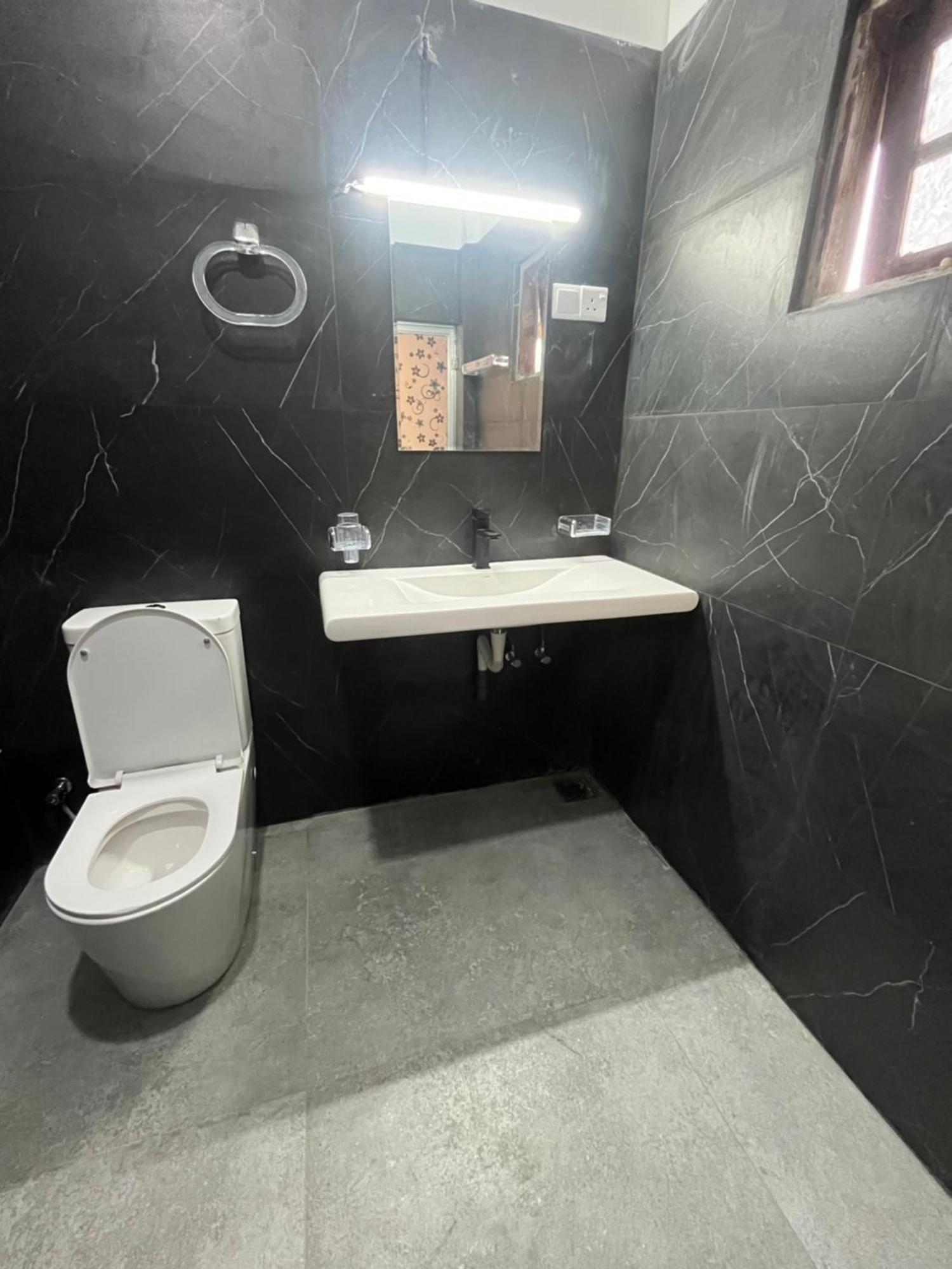 Selis Manor Apartment นูวาราเอลิยา ภายนอก รูปภาพ
