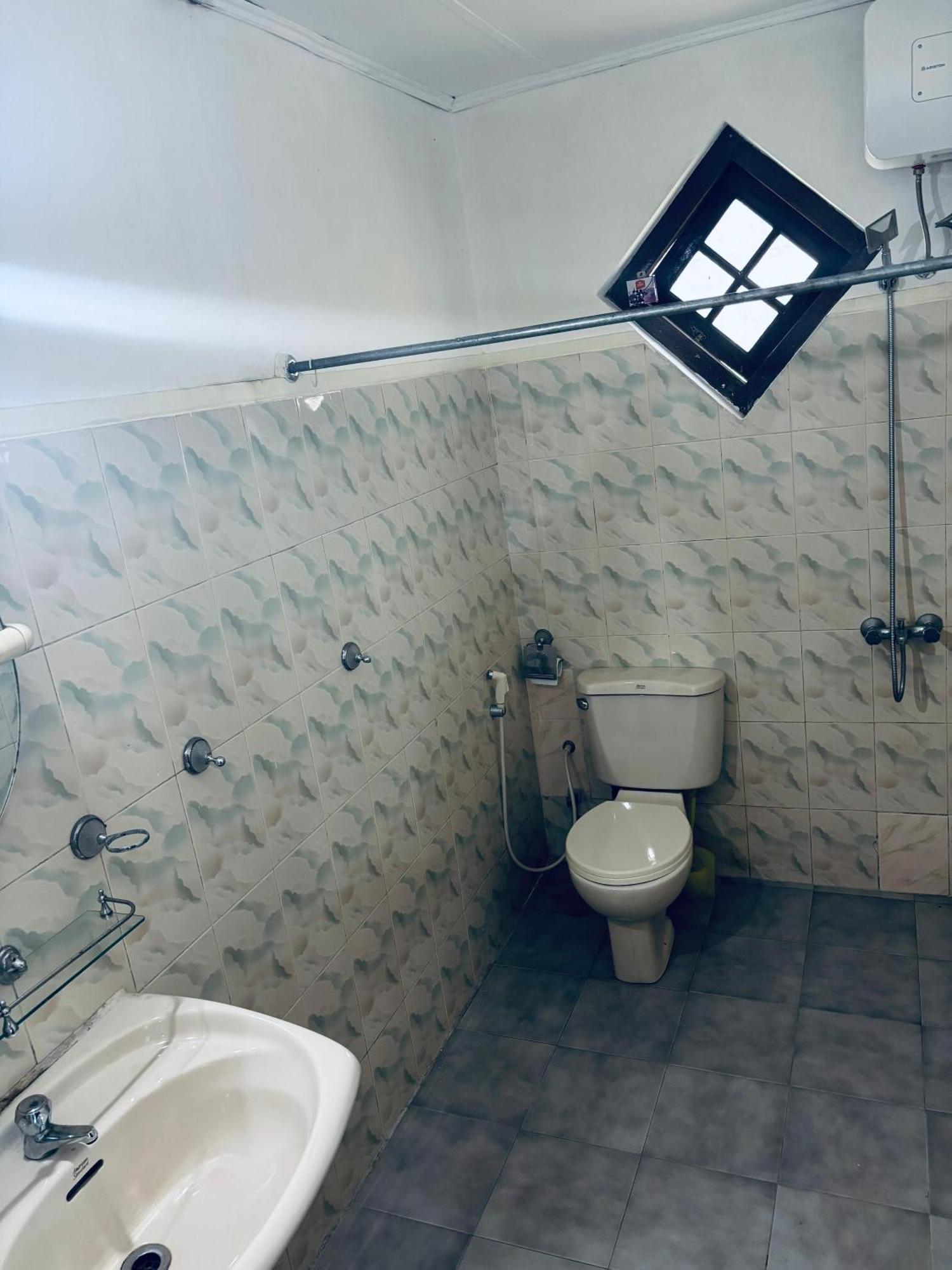 Selis Manor Apartment นูวาราเอลิยา ภายนอก รูปภาพ